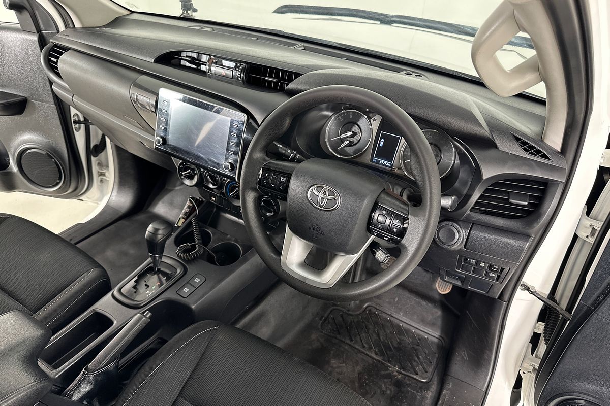 2020 Toyota HILUX SR (4x4) GUN126R FACELIFT 4X4