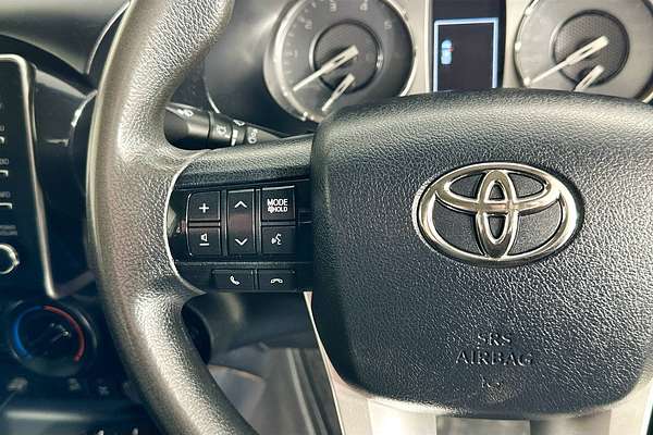 2020 Toyota HILUX SR (4x4) GUN126R FACELIFT 4X4