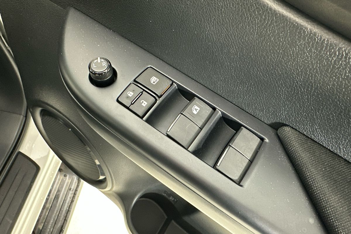 2024 Toyota HILUX SR (4x4) GUN126R 4X4