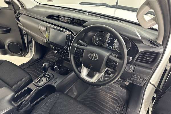 2023 Toyota HILUX SR (4x4) STEEL WHEELS GUN126R 4X4