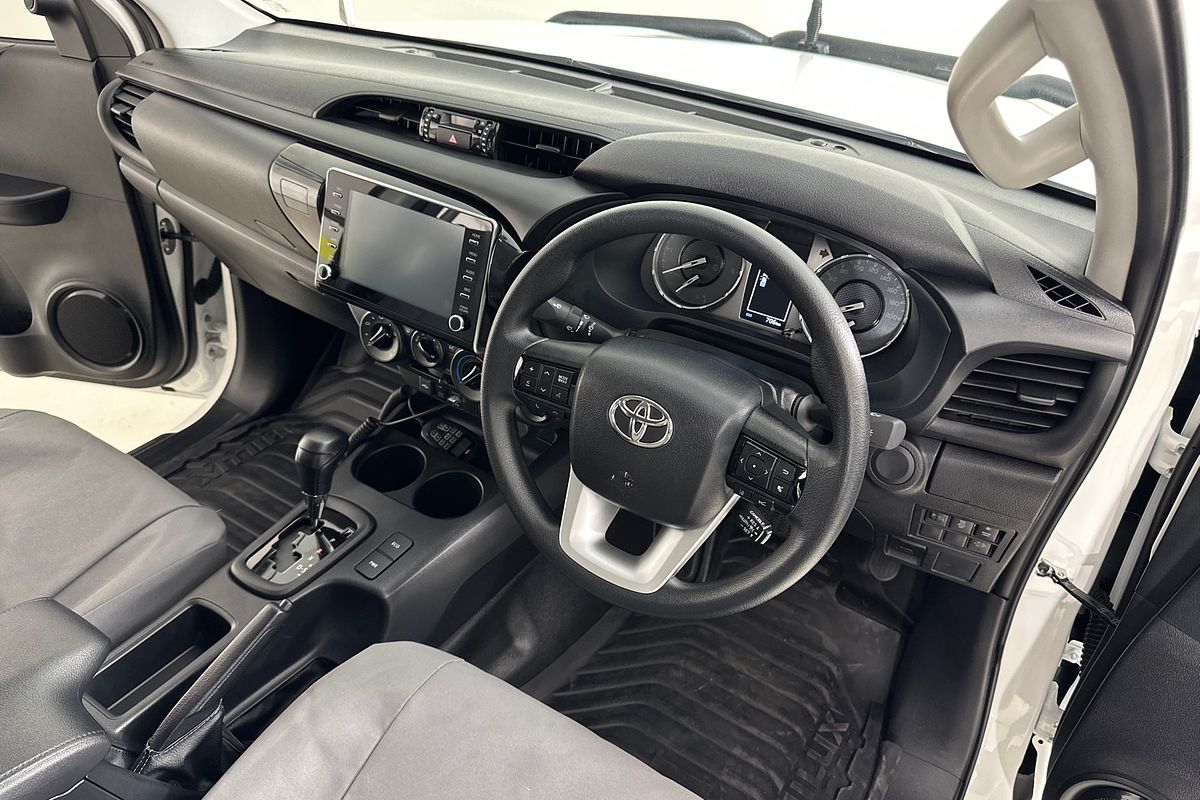 2024 Toyota HILUX SR (4x4) STEEL WHEELS GUN126R FACELIFT 4X4