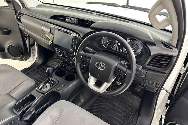 2024 Toyota HILUX SR (4x4) STEEL WHEELS GUN126R FACELIFT 4X4