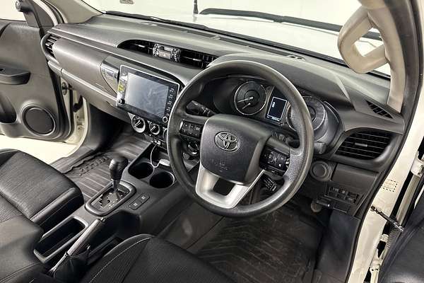 2021 Toyota HILUX SR (4x4) GUN126R FACELIFT 4X4