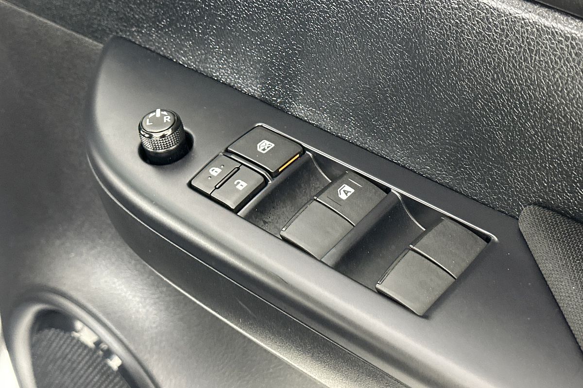 2023 Toyota HILUX SR (4x4) GUN126R 4X4