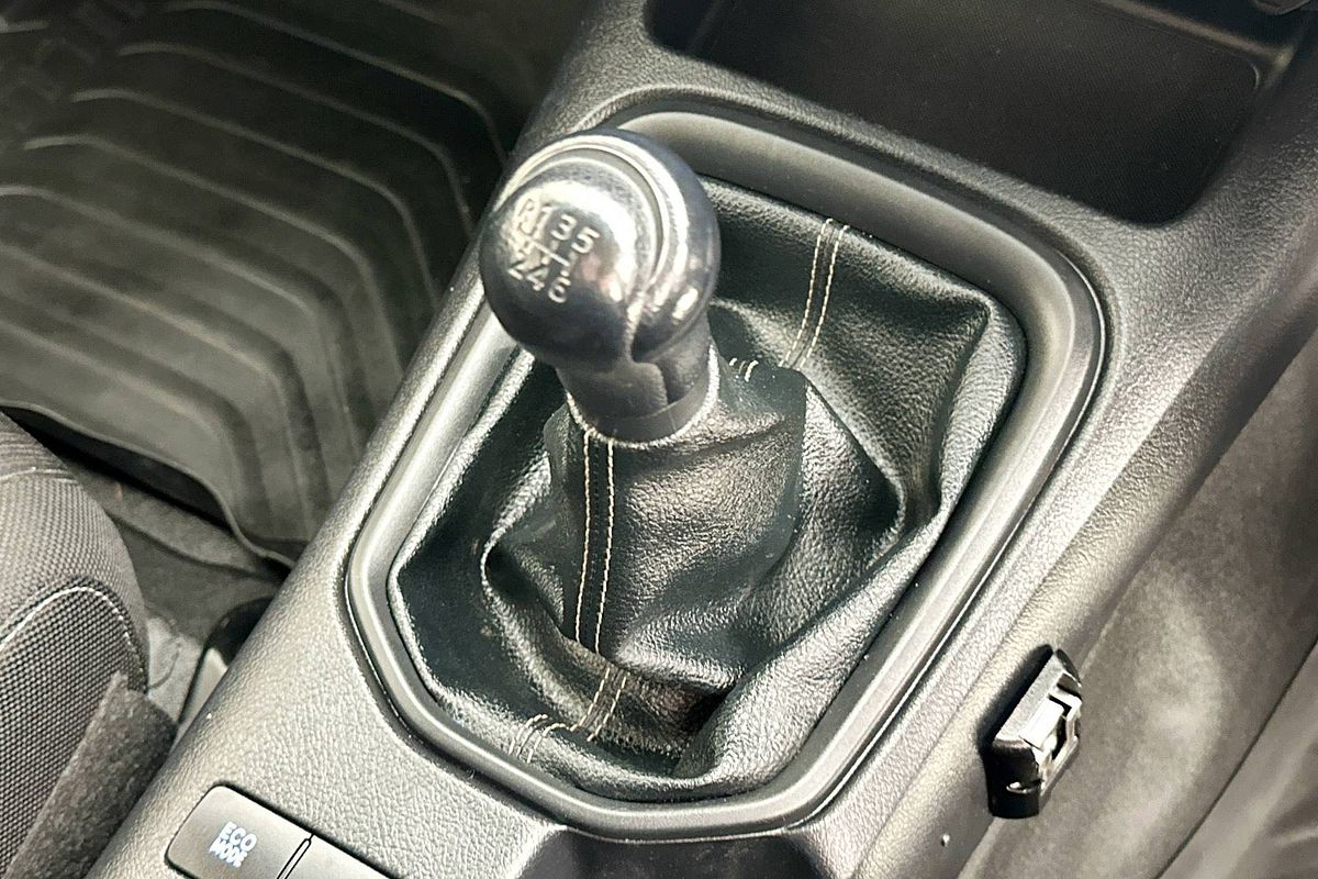 2018 Toyota HILUX SR (4x4) GUN126R MY19 4X4
