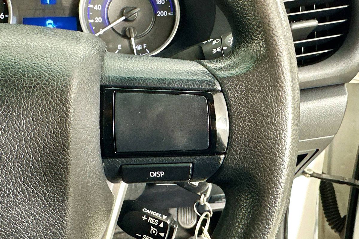 2017 Toyota HILUX SR (4x4) GUN126R 4X4