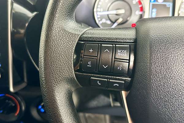 2020 Toyota Hilux SR (4x4) GUN126R FACELIFT 4X4