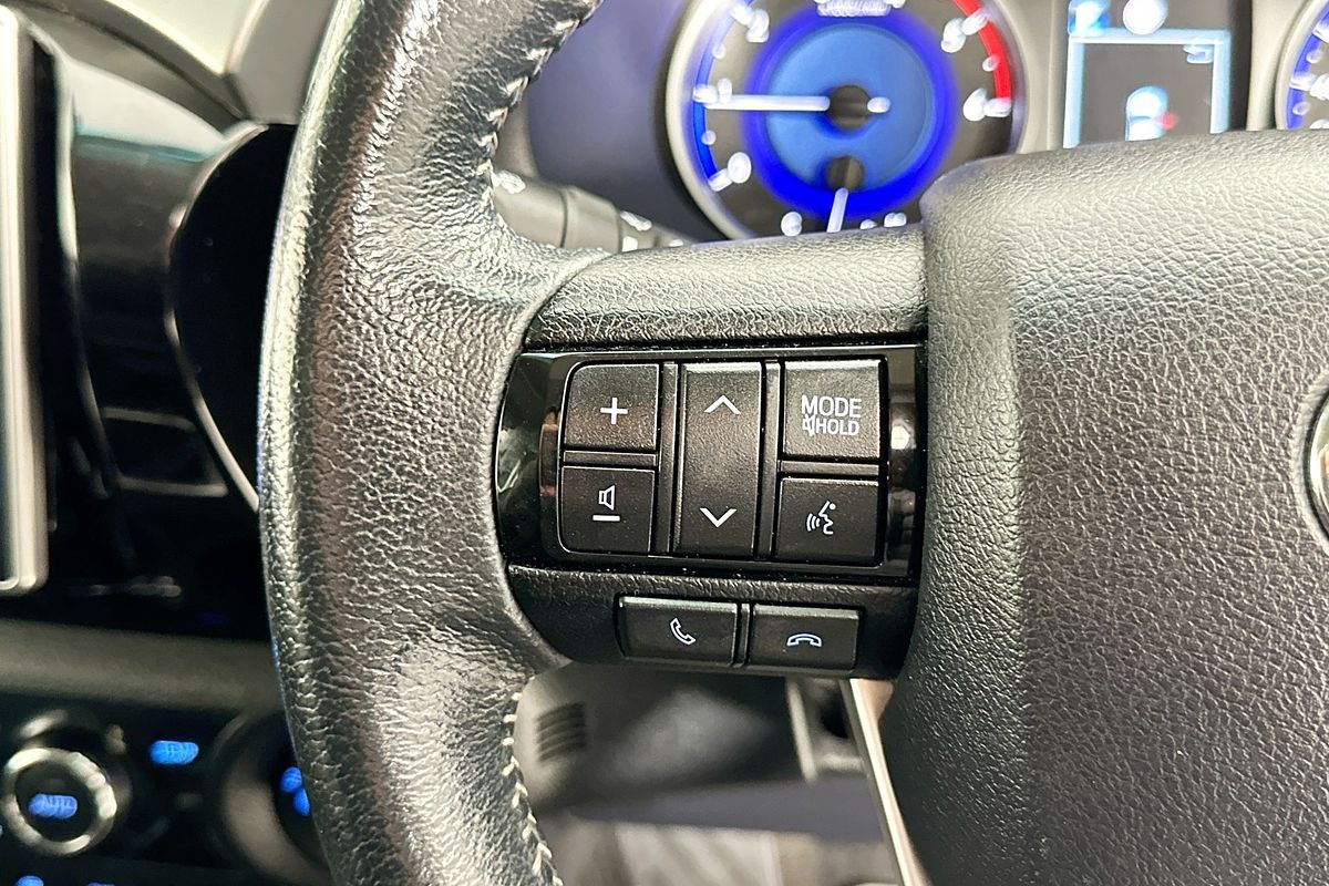 2020 Toyota HILUX SR5 (4x4) GUN126R MY19 UPGRADE 4X4