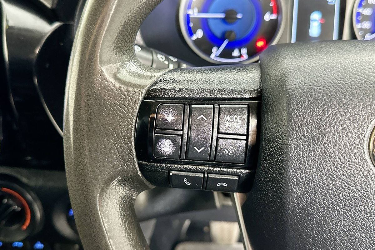 2020 Toyota HILUX SR (4x4) GUN126R FACELIFT 4X4
