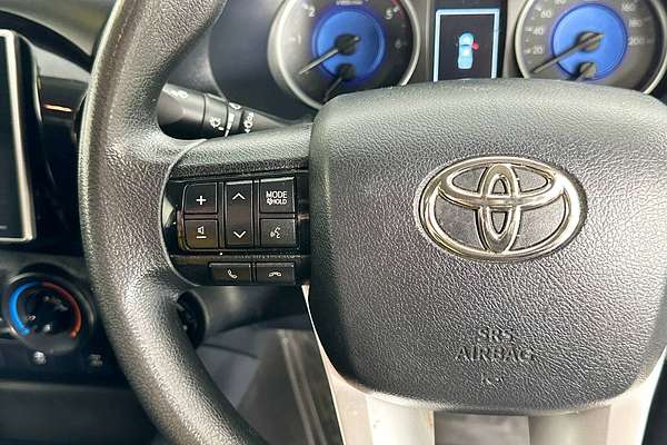 2020 Toyota Hilux SR (4x4) GUN126R FACELIFT 4X4
