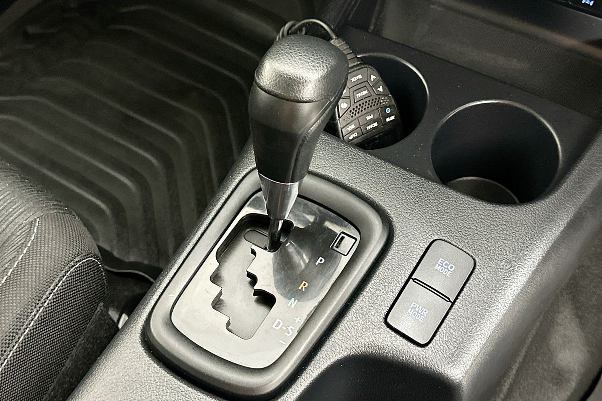 2020 Toyota HILUX SR (4x4) GUN126R FACELIFT 4X4