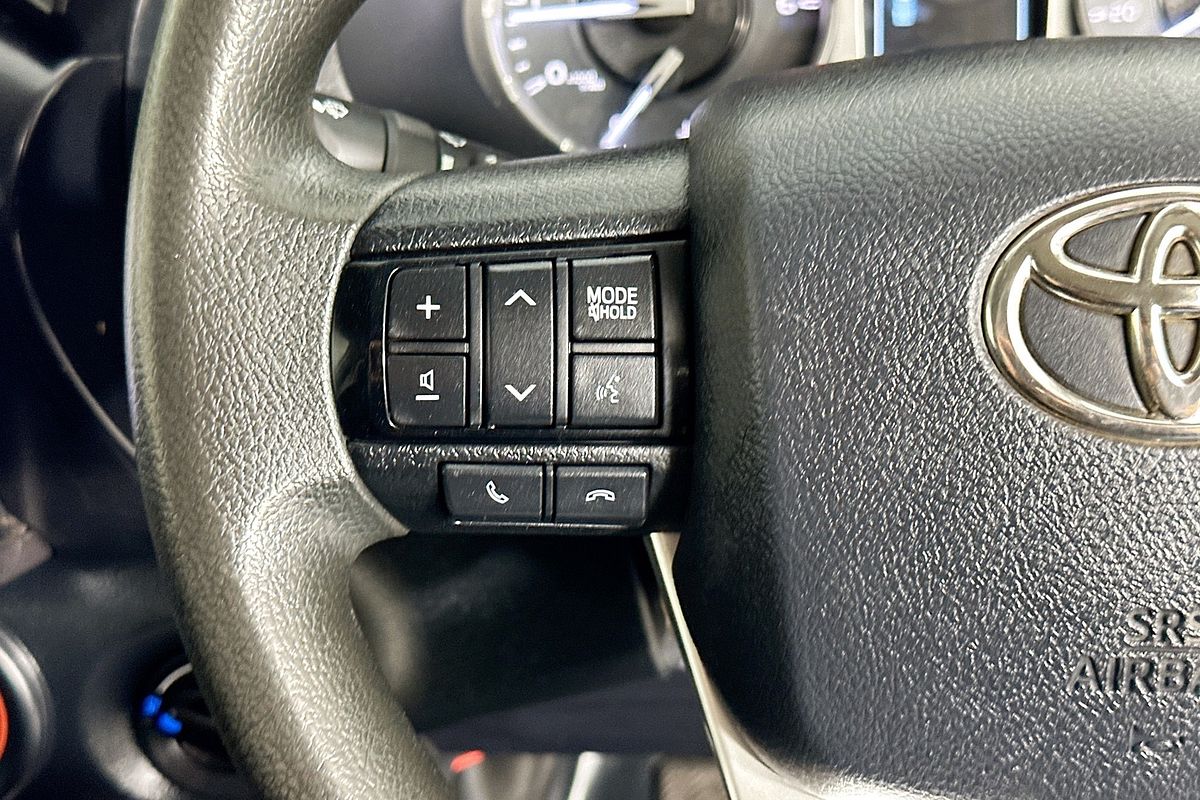 2020 Toyota HILUX SR (4x4) GUN126R FACELIFT 4X4