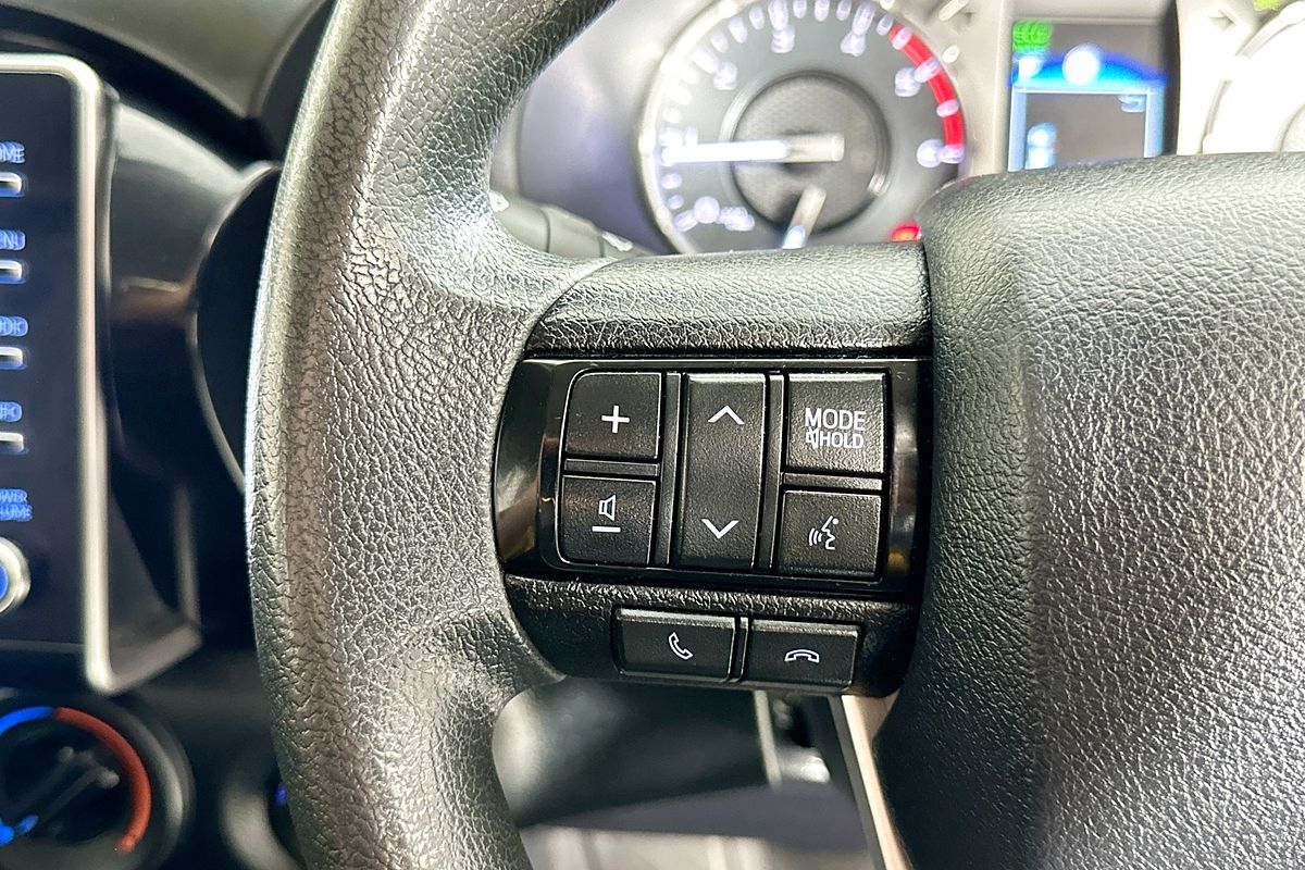 2021 Toyota HILUX SR (4x4) GUN126R FACELIFT 4X4