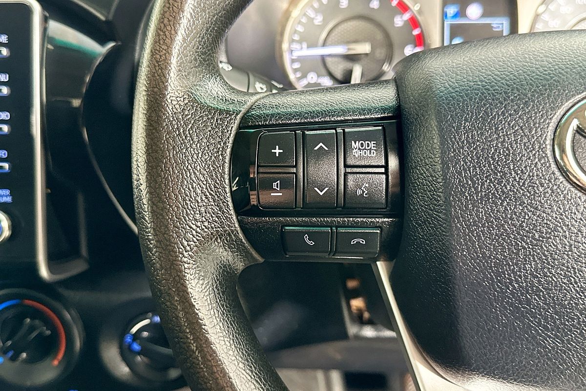 2021 Toyota HILUX SR (4x4) GUN126R FACELIFT 4X4