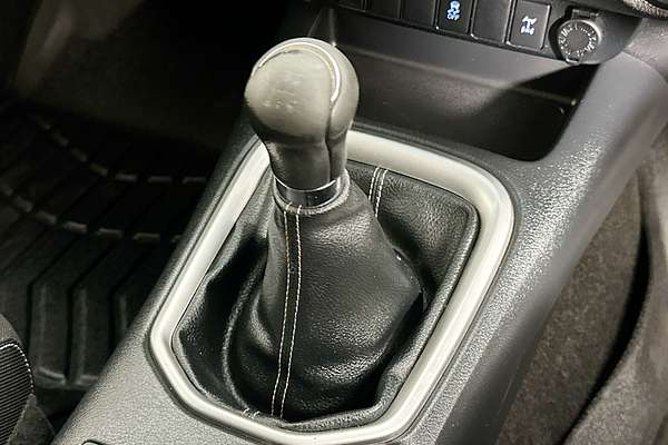 2017 Toyota HILUX SR5 (4x4) GUN126R MY17 4X4