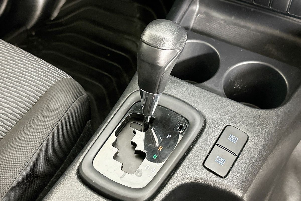 2019 Toyota HILUX WORKMATE TGN121R MY19 REAR WHEEL DRIVE