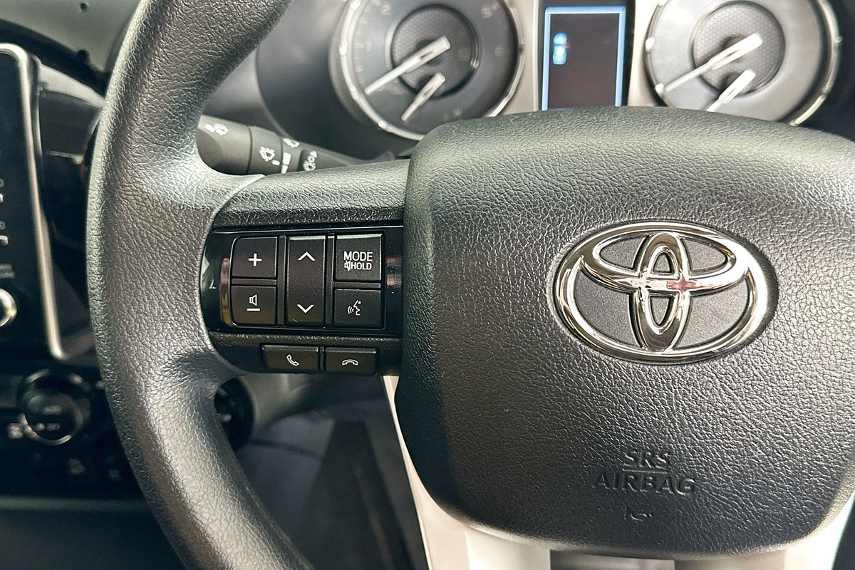2024 Toyota HILUX SR 48V (4x4) GUN126R 4X4