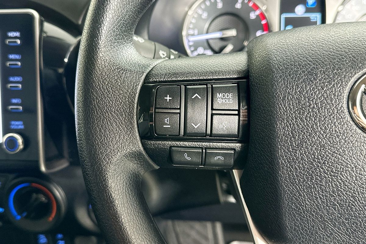 2025 Toyota HILUX SR (4x4) STEEL WHEELS GUN126R RC 4X4