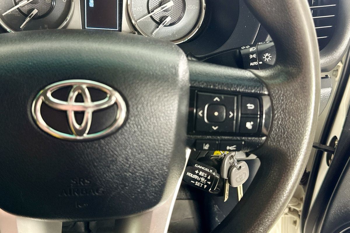 2021 Toyota HILUX SR (4x4) GUN126R FACELIFT 4X4