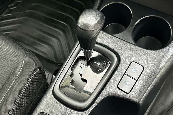 2019 Toyota HILUX SR (4x4) GUN126R MY19 4X4