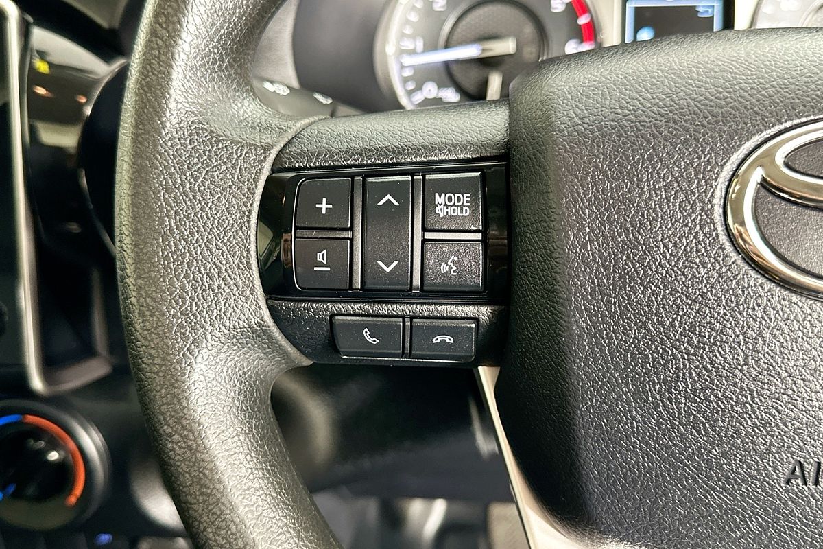 2020 Toyota HILUX WORKMATE HI-RIDER GUN135R FACELIFT 4x2