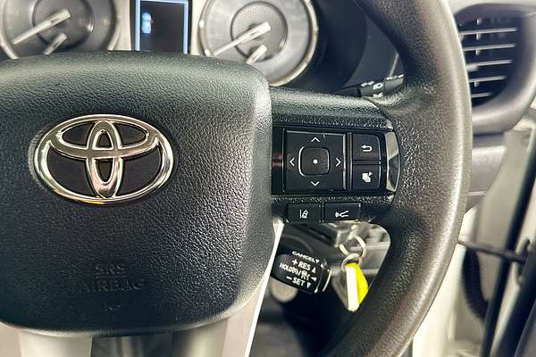 2022 Toyota HILUX SR (4x4) STEEL WHEELS GUN126R 4X4