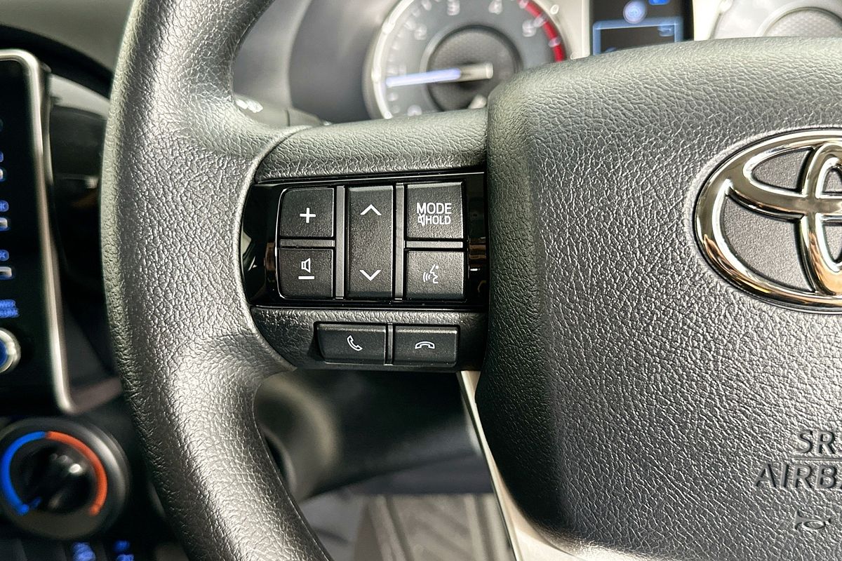 2025 Toyota HILUX SR (4x4) STEEL WHEELS GUN126R RC 4X4