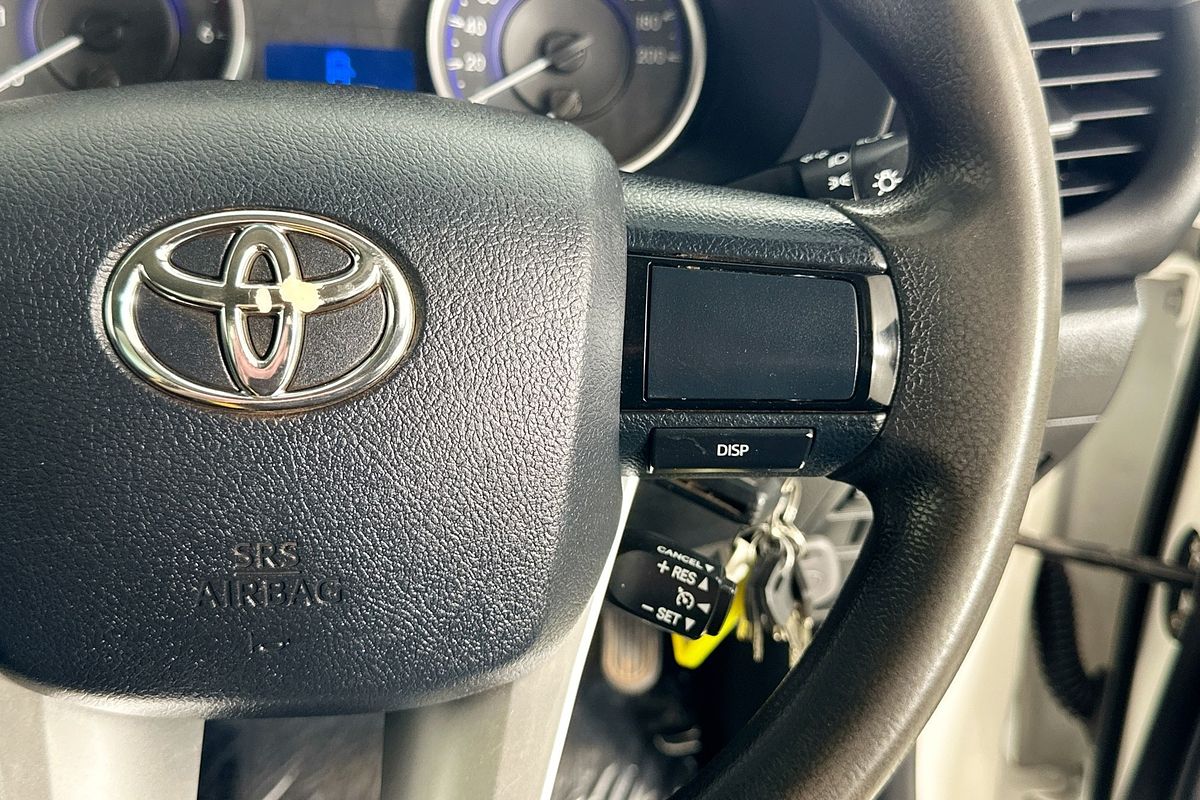 2017 Toyota HILUX SR (4x4) GUN126R 4X4