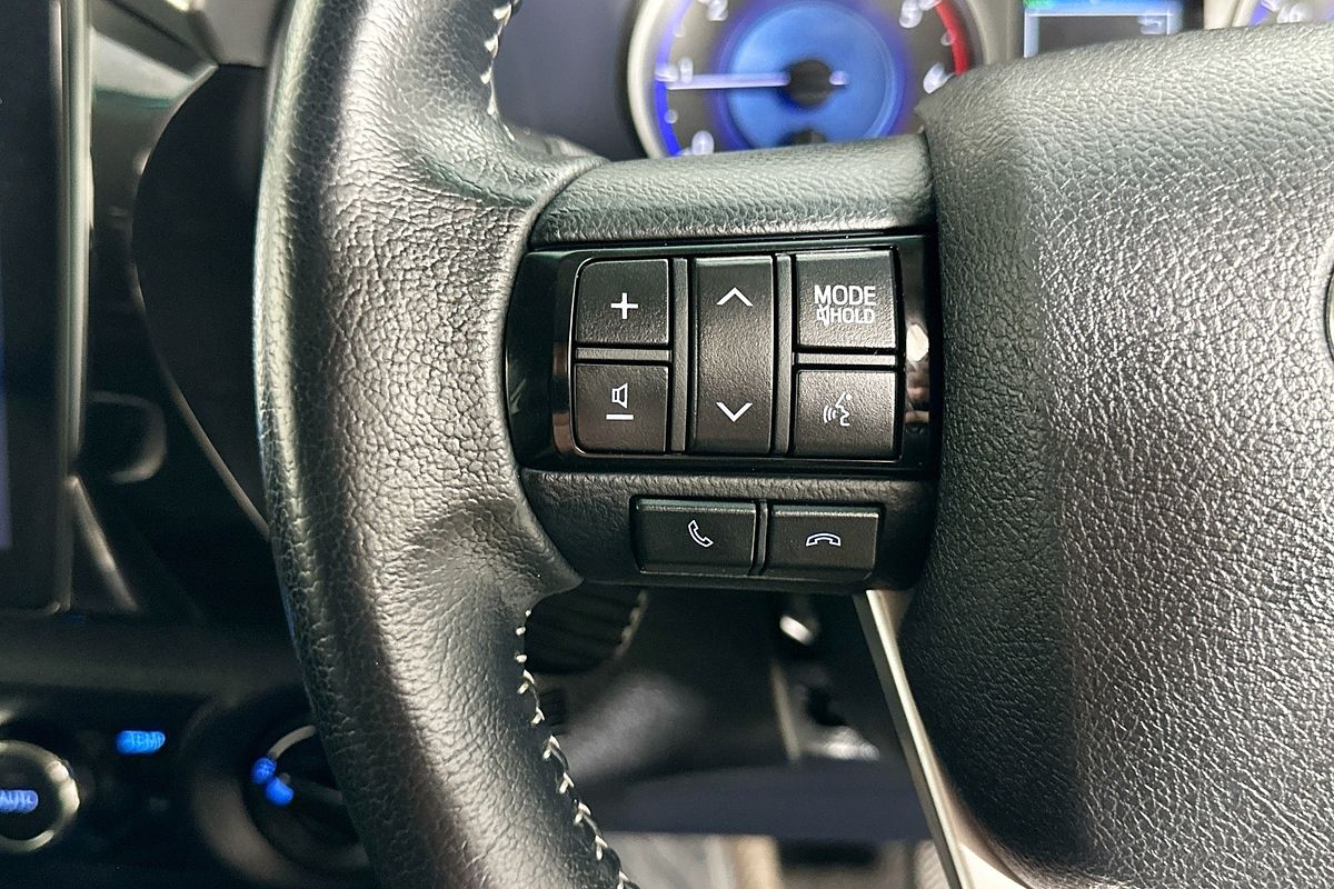 2018 Toyota HILUX SR5 (4x4) GUN126R MY17 4X4