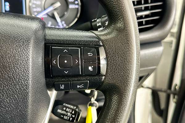 2021 Toyota HILUX SR (4x4) GUN126R FACELIFT 4X4