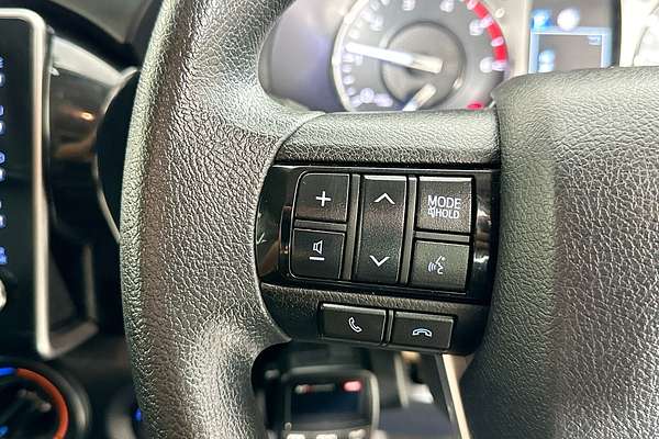 2020 Toyota HILUX SR (4x4) GUN126R FACELIFT 4X4