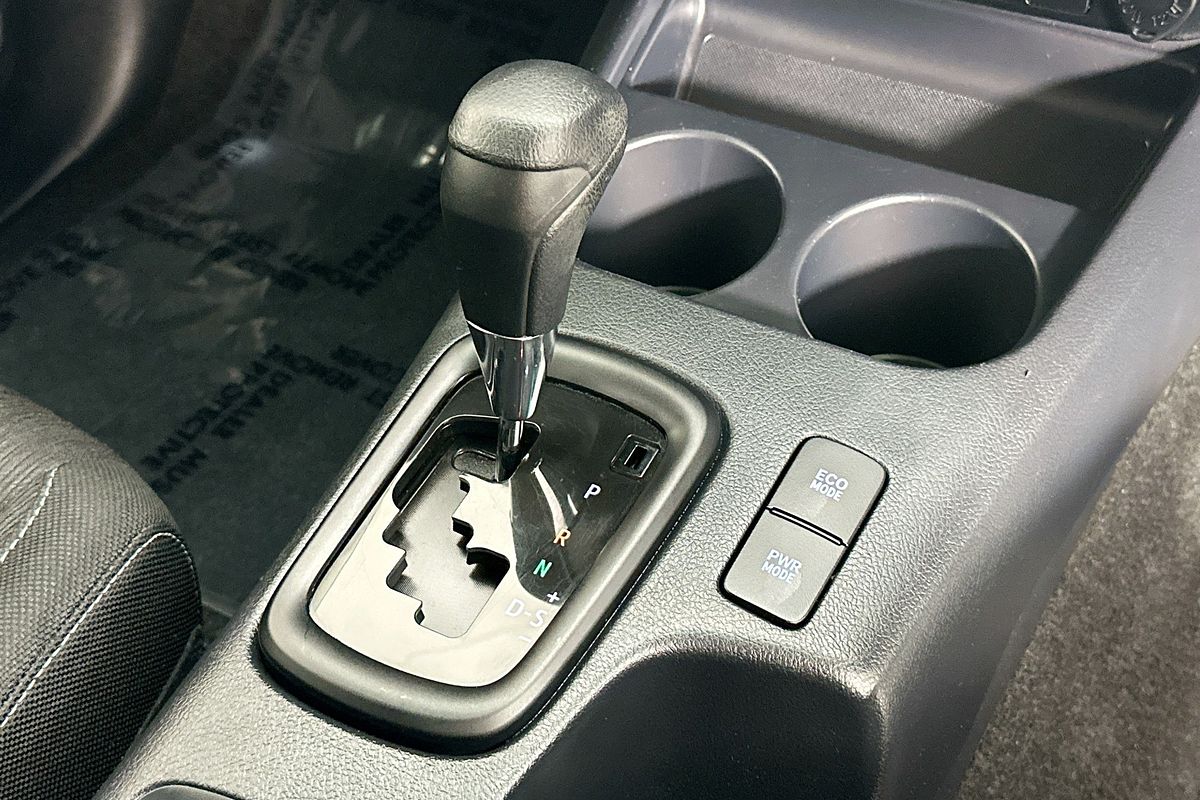 2017 Toyota HILUX SR (4x4) GUN126R 4X4