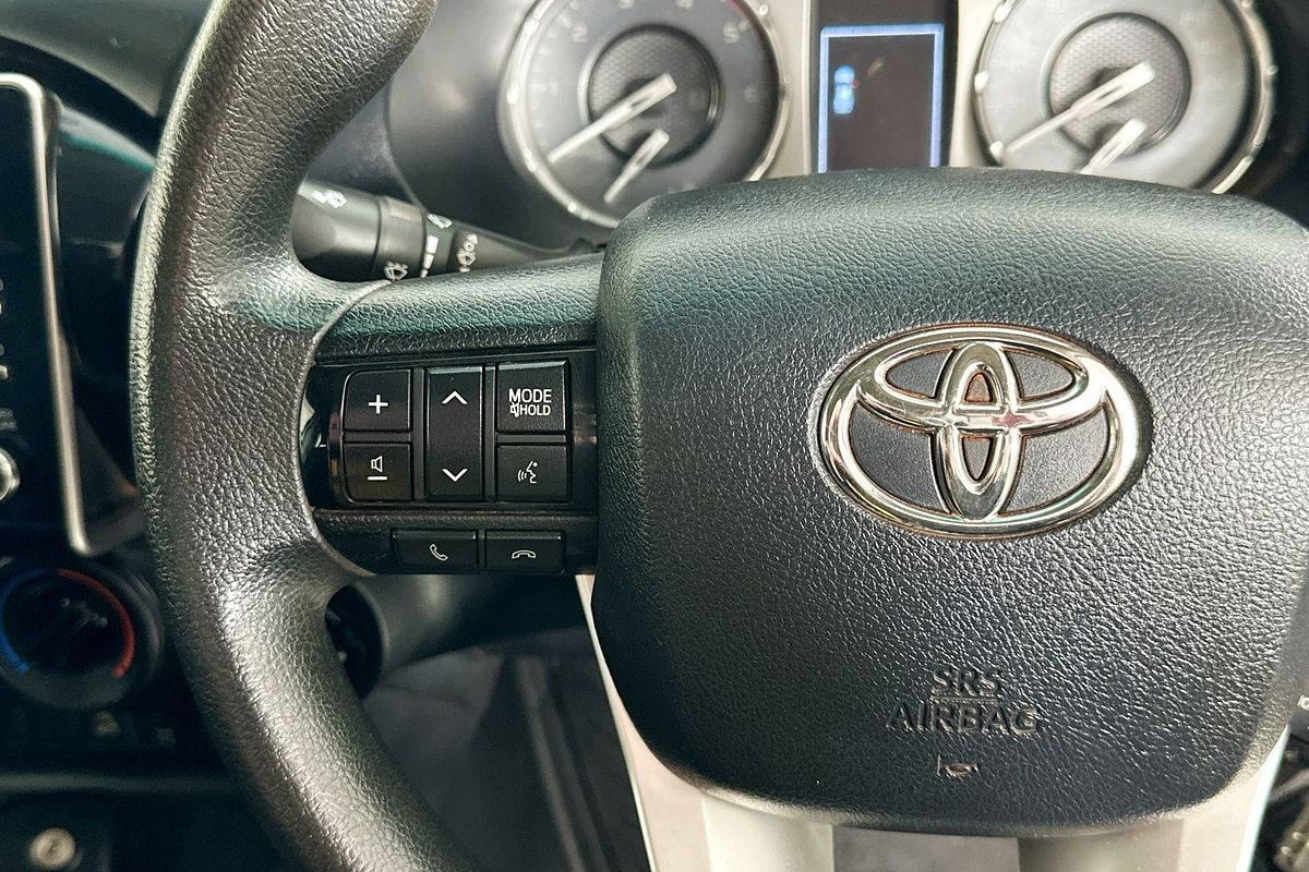 2021 Toyota HILUX SR (4x4) GUN126R FACELIFT 4X4