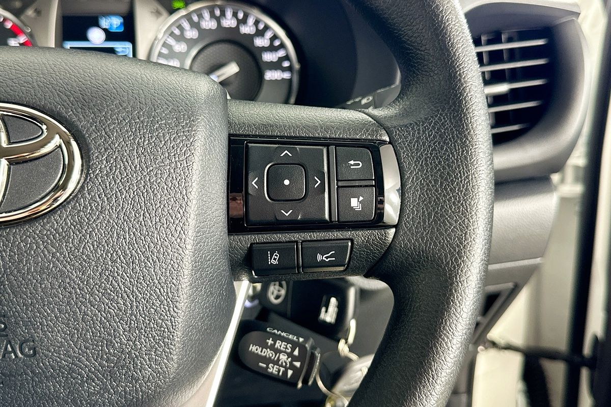 2025 Toyota HILUX SR (4x4) GUN126R RC 4X4