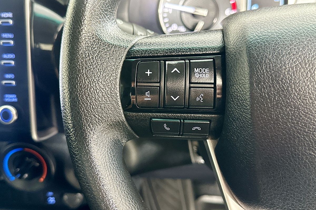 2020 Toyota Hilux SR (4x4) GUN126R FACELIFT 4X4