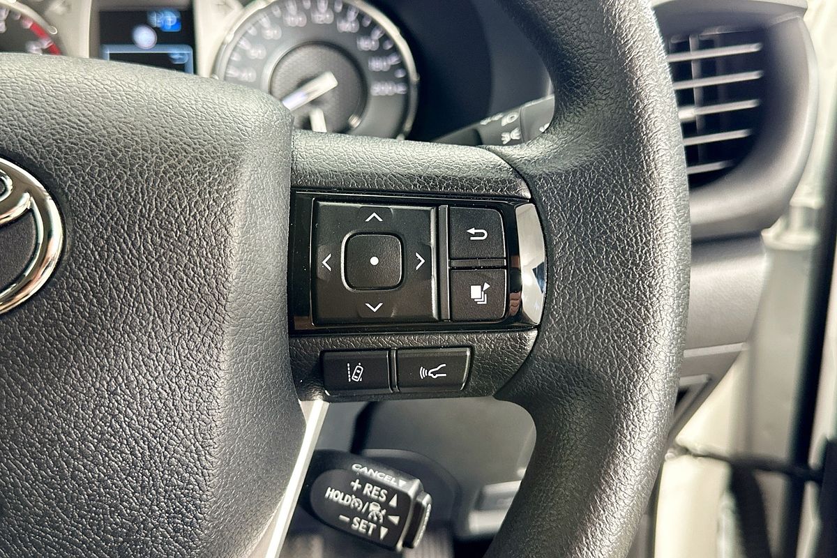 2025 Toyota HILUX SR 48V (4x4) GUN126R RC 4X4