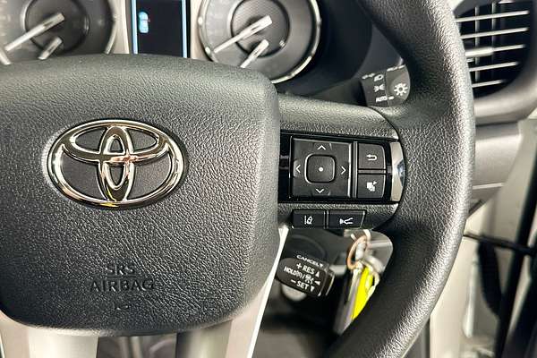 2025 Toyota HILUX SR (4x4) STEEL WHEELS GUN126R RC 4X4