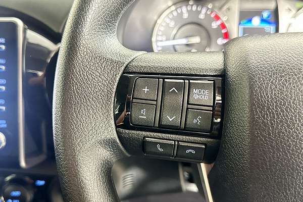 2024 Toyota HILUX SR 48V (4x4) GUN126R 4X4