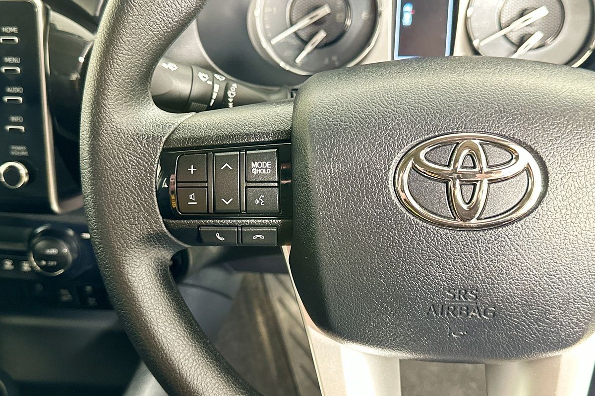 2024 Toyota HILUX SR 48V (4x4) GUN126R 4X4