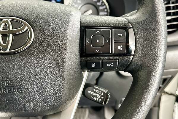 2025 Toyota HILUX SR 48V (4x4) GUN126R RC 4X4