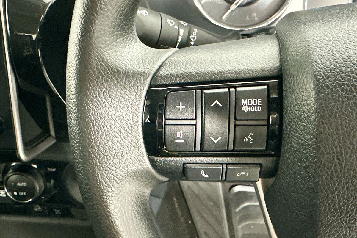 2025 Toyota HILUX SR 48V (4x4) GUN126R RC 4X4