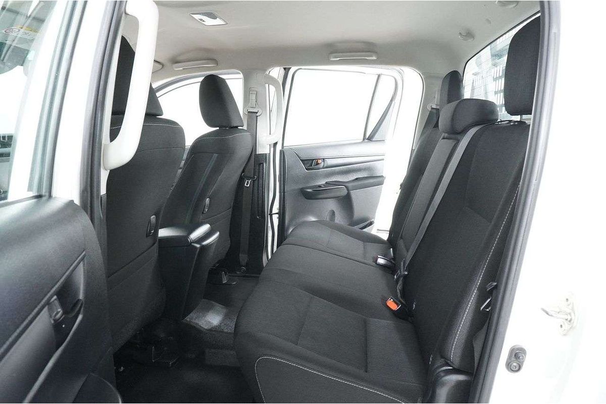 2021 Toyota HILUX SR (4x4) GUN126R 4X4