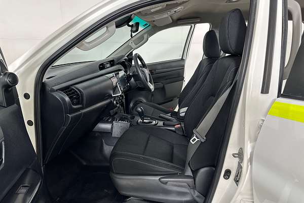 2021 Toyota HILUX SR (4x4) GUN126R FACELIFT 4X4