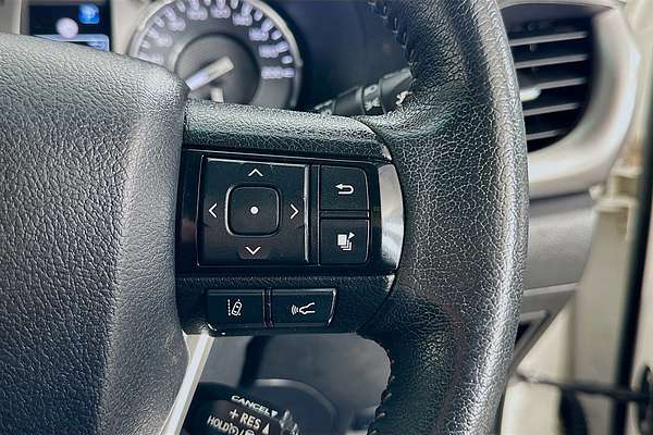 2021 Toyota HILUX SR5 (4x4) GUN126R FACELIFT 4X4