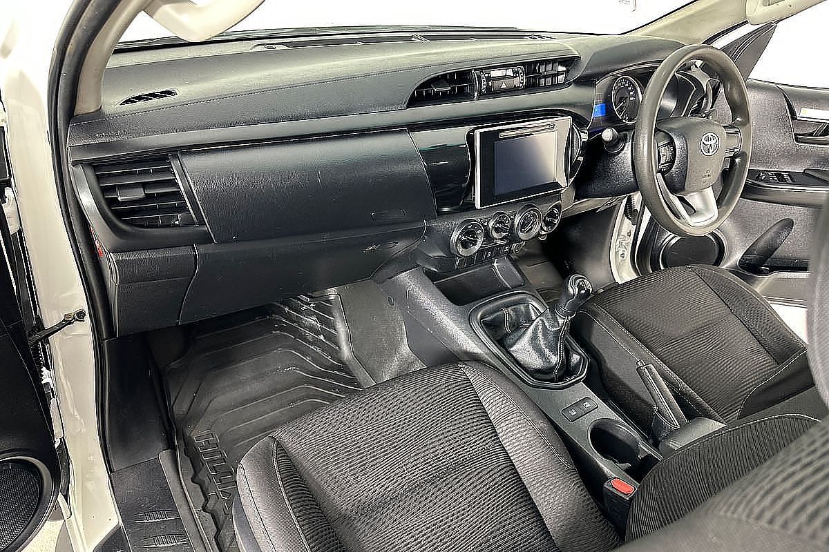 2018 Toyota HILUX SR (4x4) GUN126R MY19 4X4