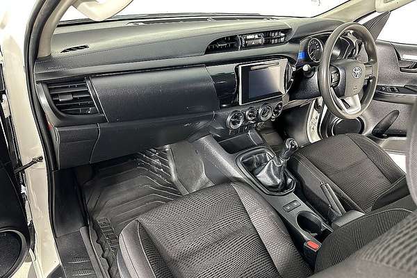 2018 Toyota HILUX SR (4x4) GUN126R MY19 4X4