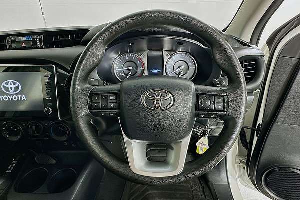 2023 Toyota HILUX SR (4x4) STEEL WHEELS GUN126R 4X4