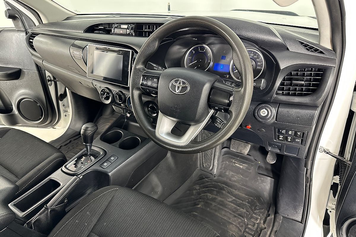 2019 Toyota HILUX SR (4x4) GUN126R MY19 4X4