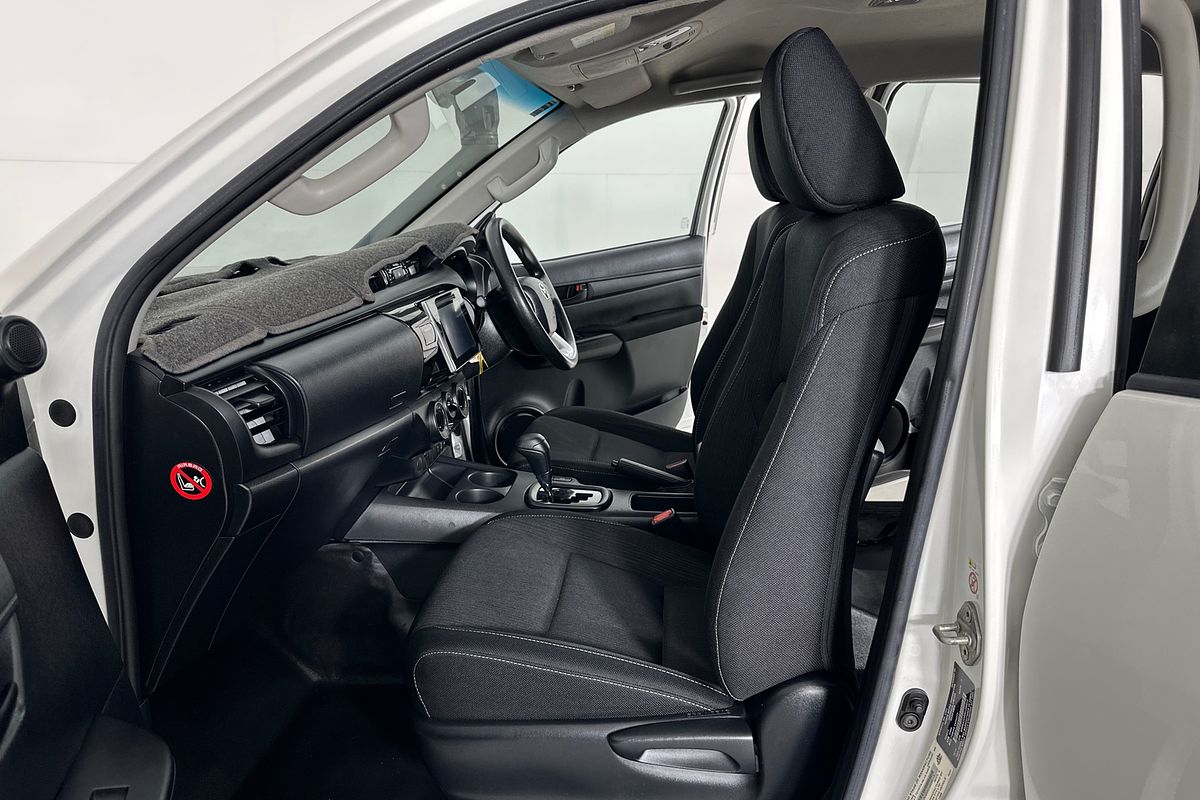 2018 Toyota HILUX SR (4x4) GUN126R MY17 4X4