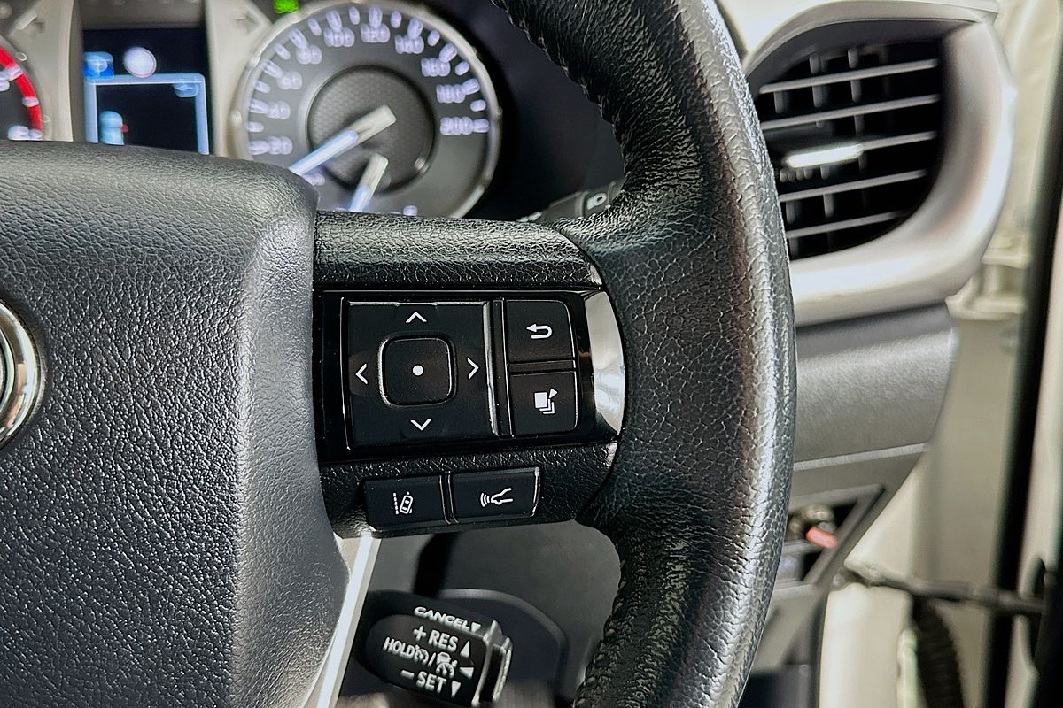2021 Toyota HILUX SR5 (4x4) GUN126R FACELIFT 4X4